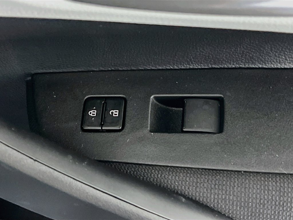 Used 2026 Toyota Corolla SE FWD image 27