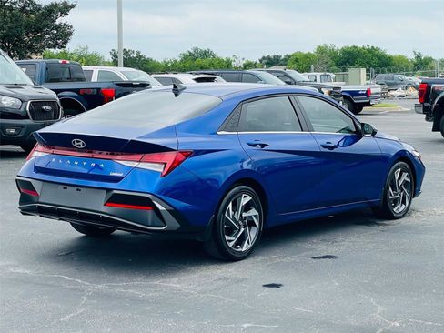 Used 2025 Hyundai Elantra Limited FWD image 40