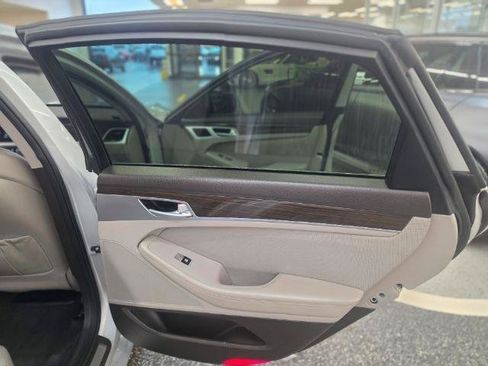 Used 2016 Hyundai Genesis 3.8 RWD image 37