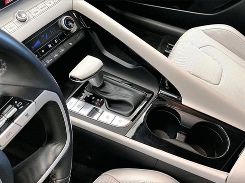 Certified 2023 Hyundai Elantra Limited w/ Cargo Package image 14