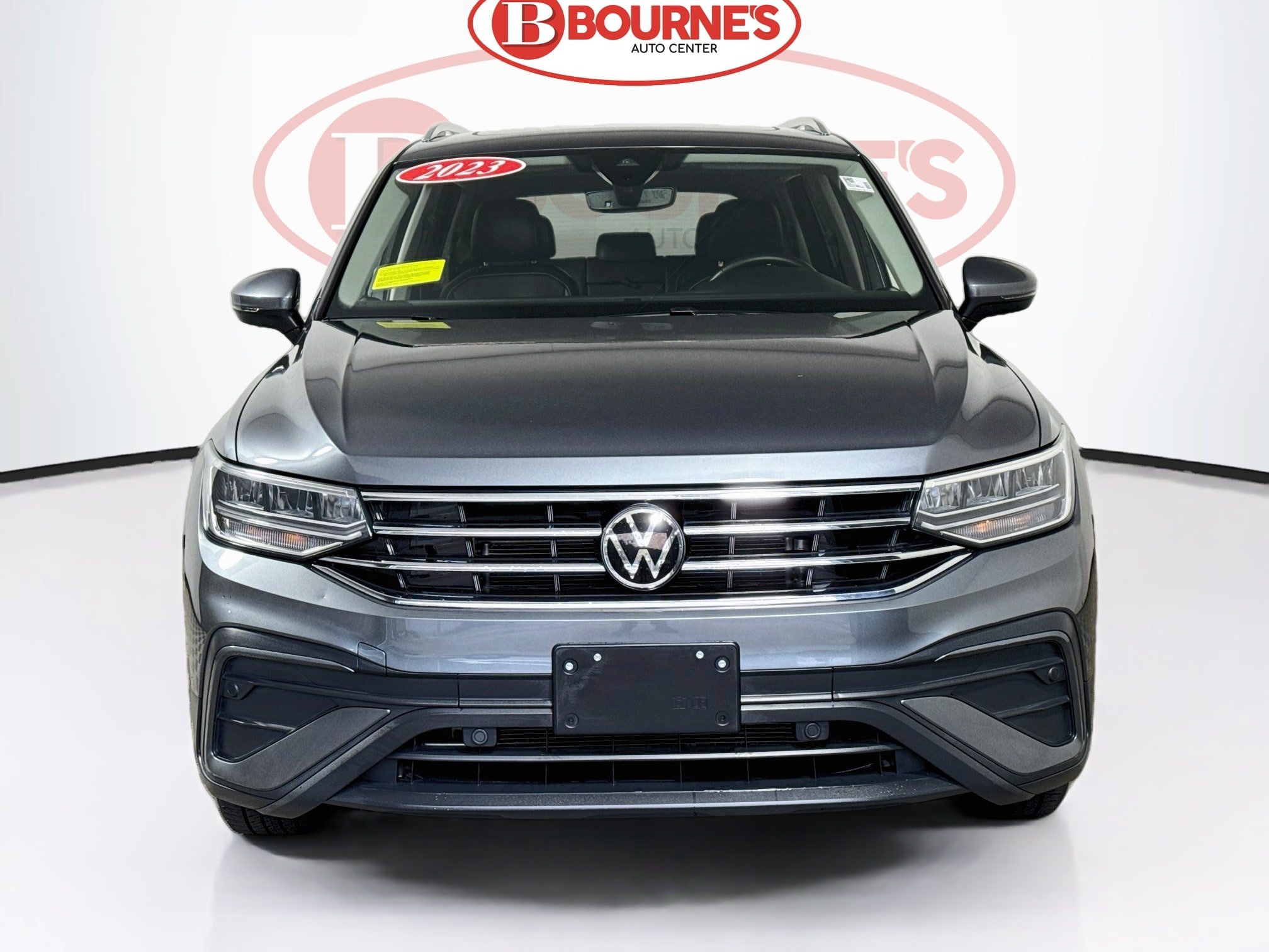 Used 2023 Volkswagen Tiguan SE w/ Panoramic Sunroof Package AWD/4WD image 6
