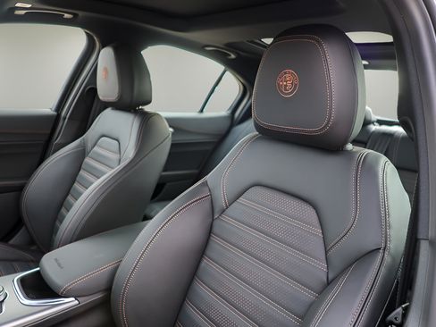 New 2025 Alfa Romeo Giulia w/ Driving Assist Package RWD image 10