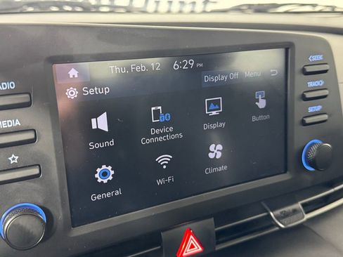 Used 2025 Hyundai Elantra Sport image 29