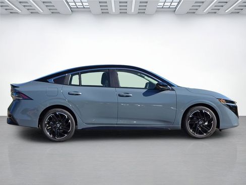 New 2026 Nissan Sentra SR FWD image 3