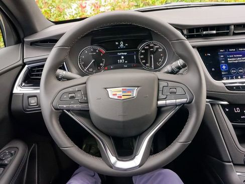 Certified 2025 Cadillac XT6 Luxury image 33