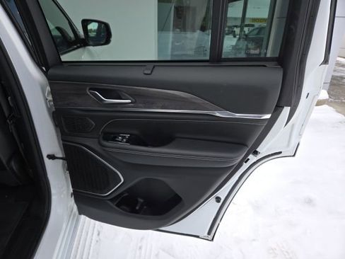 Used 2023 Jeep Grand Cherokee Overland w/ Luxury Tech Group IV image 56