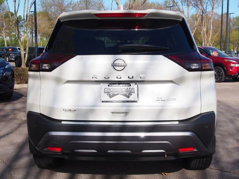 Used 2023 Nissan Rogue SL w/ SL Premium Package image 6