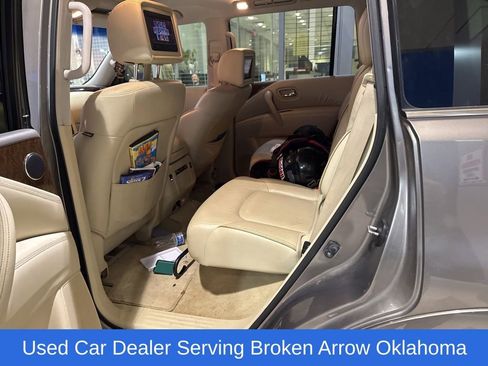 Used 2016 INFINITI QX80 4WD w/ Driver's Assistance Package image 9