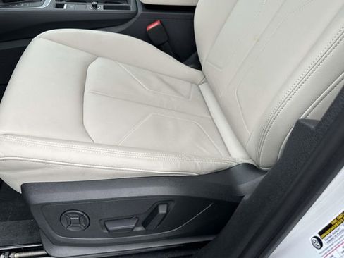 Certified 2025 Audi Q3 2.0T Premium w/ Convenience Package AWD/4WD image 23