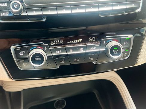 Used 2022 BMW X1 sDrive28i w/ Convenience Package FWD image 16