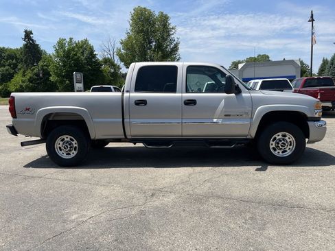 Used 2006 GMC Sierra 2500 SLE w/ Heavy-Duty Power Package AWD/4WD image 5