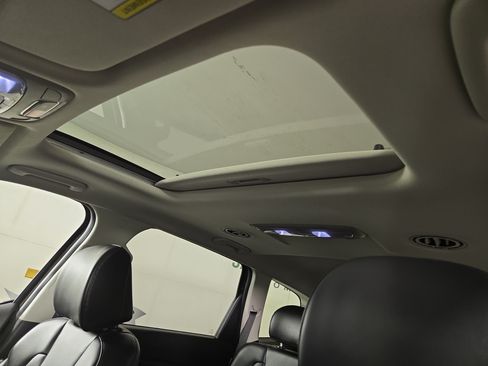 Used 2025 Kia Telluride S FWD image 23