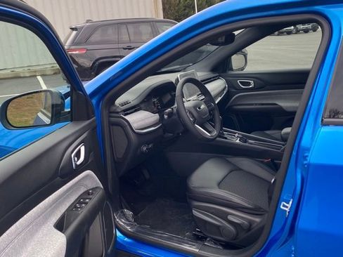 New 2026 Jeep Compass Latitude image 14