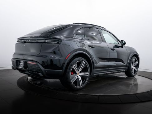 New 2025 Porsche Macan 4S Electric image 7