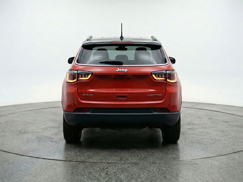 Used 2025 Jeep Compass Trailhawk AWD/4WD image 7