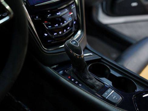Used 2016 Cadillac CTS V w/ Luxury Package RWD image 36