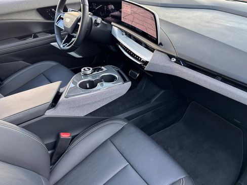 Certified 2025 Cadillac Optiq Sport 2 image 17