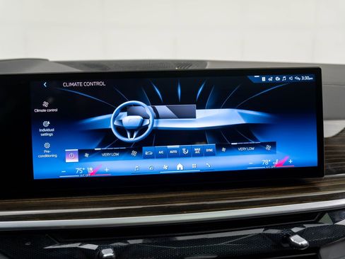 Used 2024 BMW X7 xDrive40i image 24