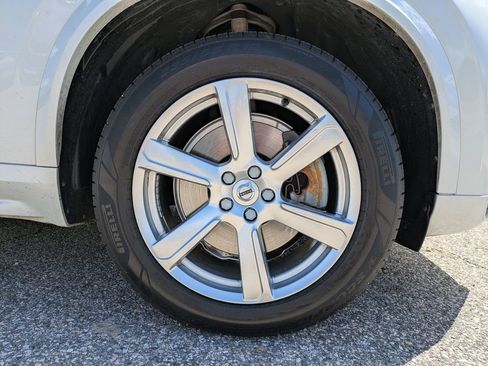 Used 2020 Volvo XC90 T6 Momentum w/ Protection Package Premier AWD/4WD image 11