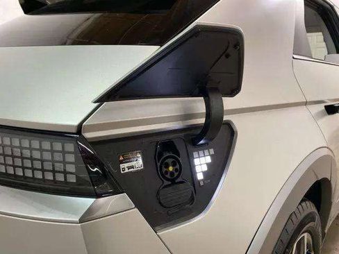 Used 2023 Hyundai Ioniq 5 Limited image 97