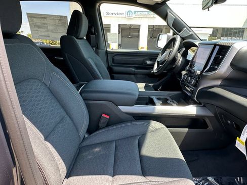 New 2026 RAM 1500 Express AWD/4WD image 15