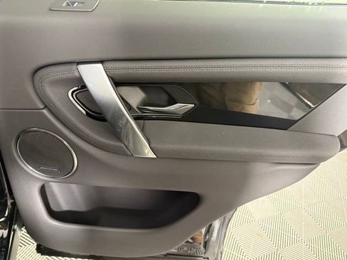 Used 2025 Land Rover Discovery Sport S image 30