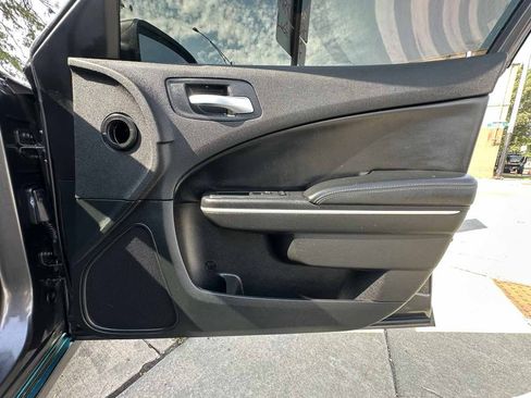 Used 2019 Dodge Charger SXT w/ Leather Interior Group RWD image 29