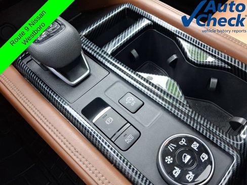 Used 2023 Nissan Pathfinder Platinum AWD/4WD image 18