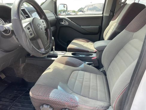 Used 2012 Nissan Frontier PRO-4X image 10