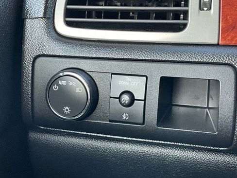 Used 2009 Chevrolet Avalanche LT w/ Convenience Package #1 image 13