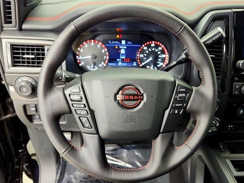 Used 2024 Nissan Titan PRO-4X w/ Pro-4x Convenience Package AWD/4WD image 13