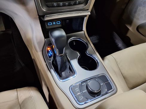 Certified 2018 Jeep Grand Cherokee Limited image 9