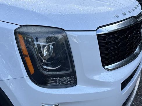 Used 2022 Kia Telluride S FWD image 7