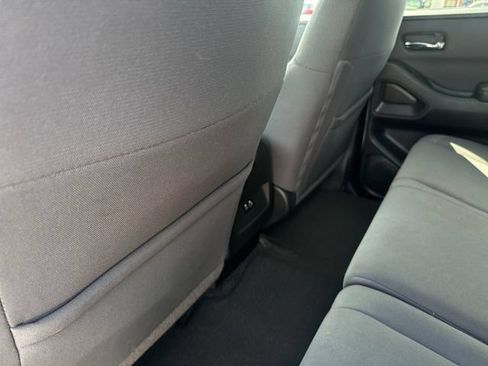 Used 2022 Nissan Frontier SV RWD image 25