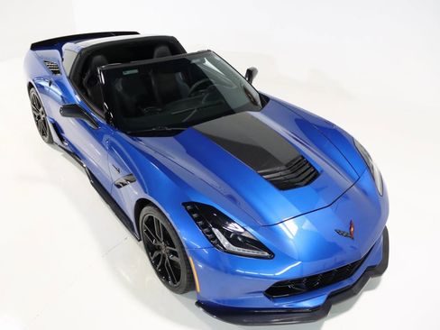 Used 2016 Chevrolet Corvette Stingray Coupe w/ Carbon Flash Badge Package image 73