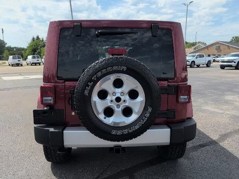 Used 2013 Jeep Wrangler Unlimited Sahara w/ Connectivity Group AWD/4WD image 5