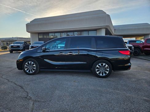 Used 2024 Honda Odyssey EX-L image 2