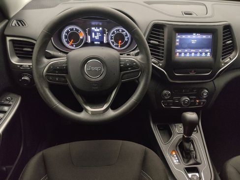 Used 2020 Jeep Cherokee Latitude FWD image 22