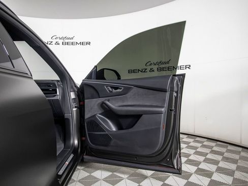 Used 2024 Audi SQ8 Premium Plus image 28