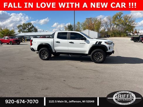 Used 2023 Chevrolet Colorado ZR2 w/ ZR2 Convenience Package III image 10