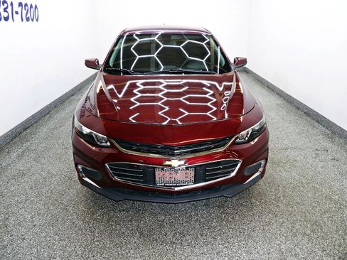 Used 2016 Chevrolet Malibu LT image 2