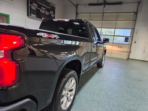 Used 2020 Chevrolet Silverado 1500 Custom w/ Custom Value Package image 7