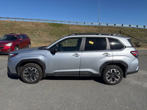 Certified 2025 Subaru Forester Premium w/ Convenience Package #1 image 4