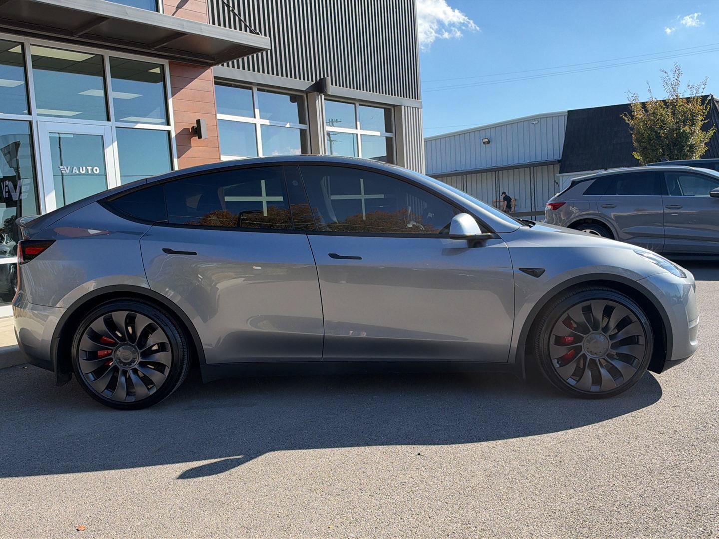 Used 2025 Tesla Model Y Performance AWD/4WD image 9