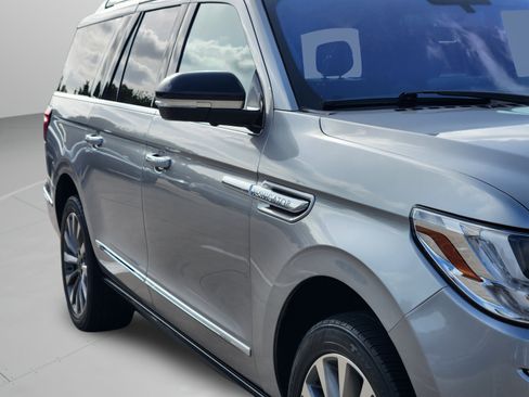 Used 2020 Lincoln Navigator L Reserve w/ Luxury Package RWD image 40