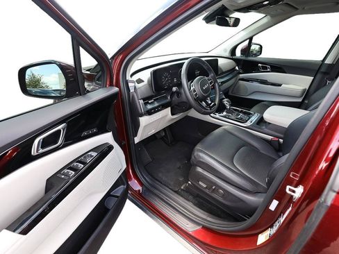 Certified 2024 Kia Carnival SX Prestige FWD image 12