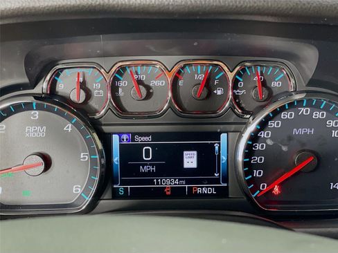 Used 2018 Chevrolet Suburban LT AWD/4WD image 16