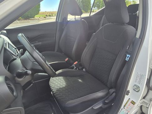 Used 2021 Nissan Kicks S FWD image 13