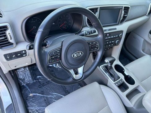 Used 2017 Kia Sportage EX w/ EX Technology Package AWD/4WD image 4