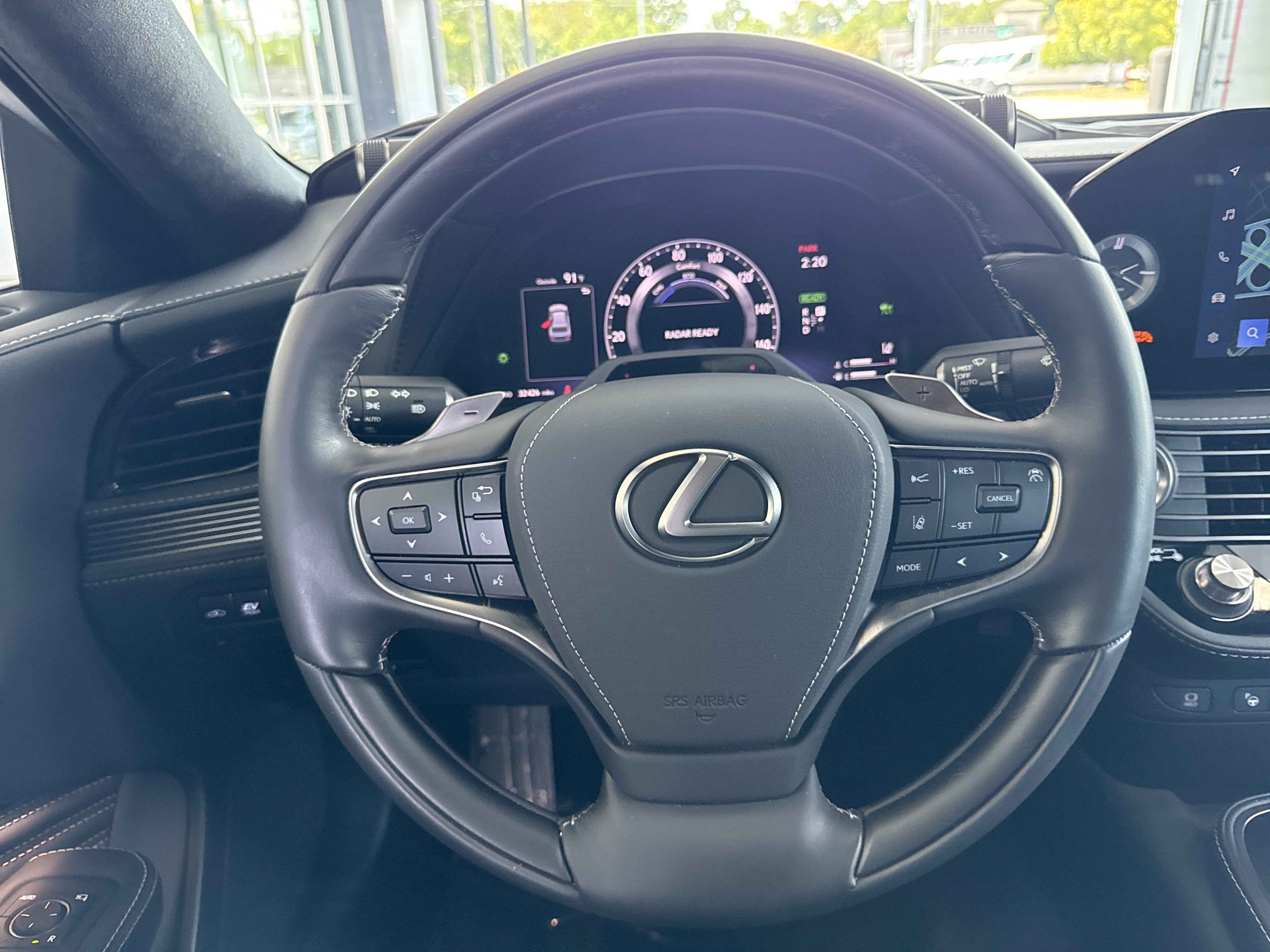 Used 2023 Lexus LS 500h AWD w/ Luxury Package image 35